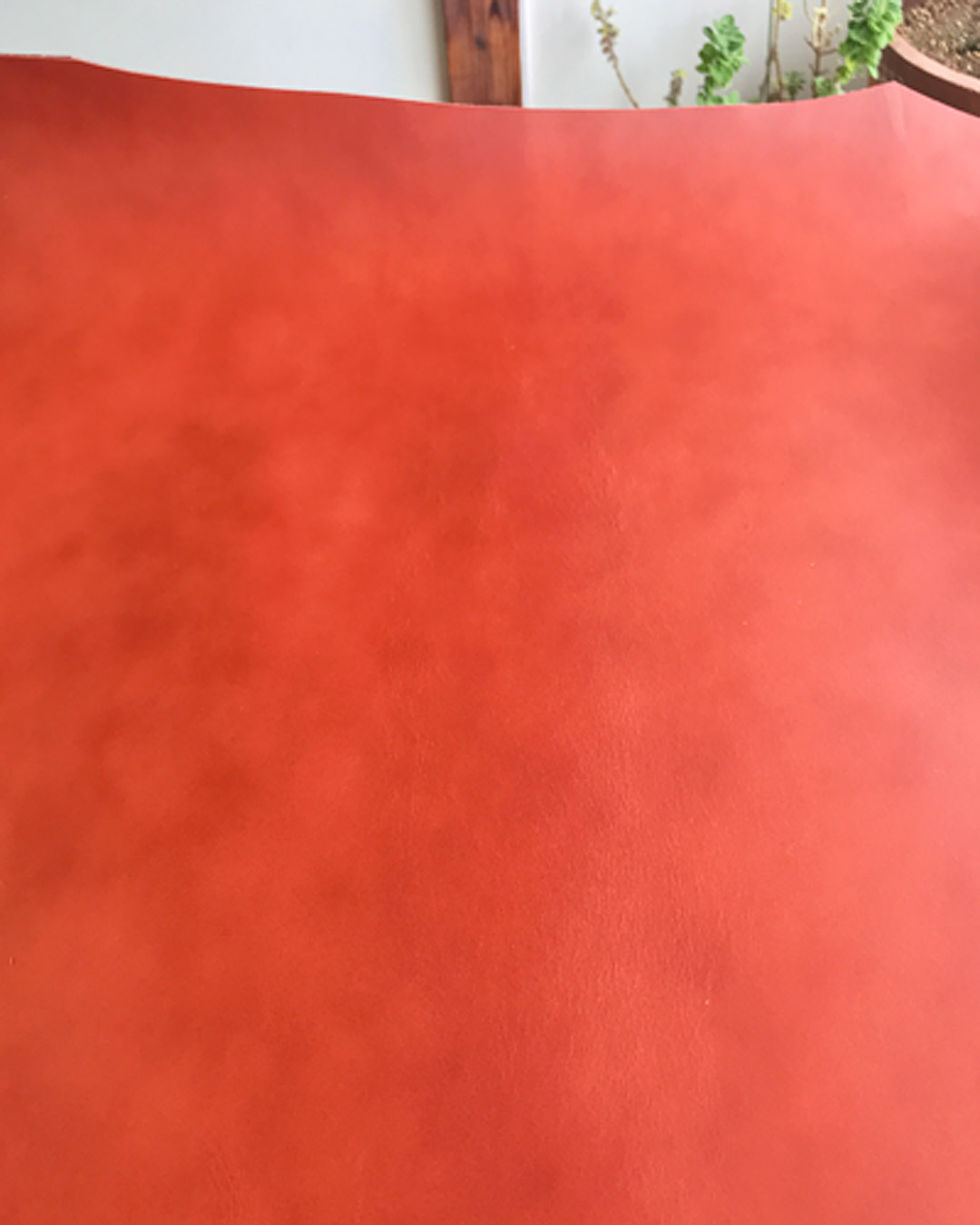 革の色見本：赤茶（レッドブラウン）の革の写真